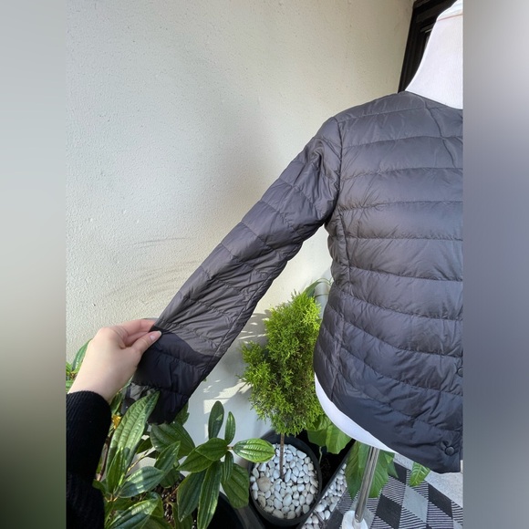 Uniqlo Lightweight Slim Down Puffer Jacket in Black, Small - Picture 9 of 14